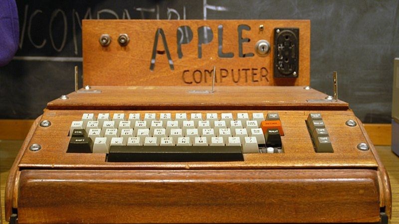 Apple I ra đời lần đầu tiên năm 1976