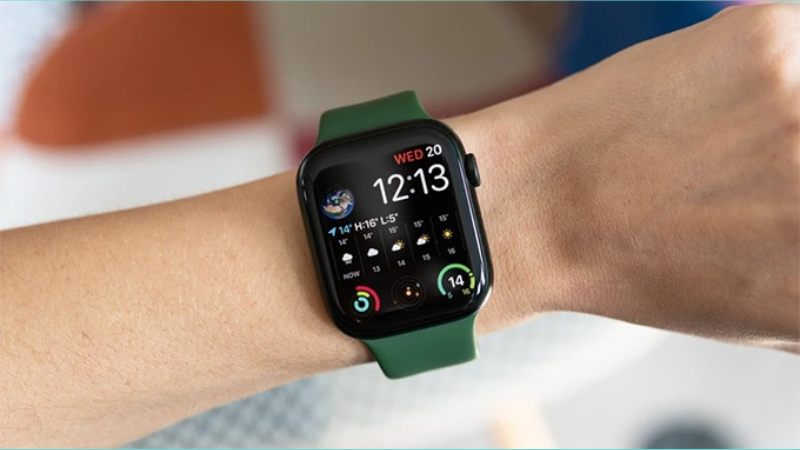 M&agrave;n h&igrave;nh Apple Watch S8 c&oacute; kh&iacute;ch thước lớn