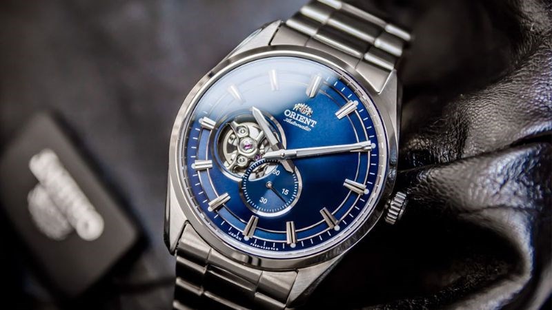 Vẻ tinh tế, độc đáo của mặt đồng hồ lộ máy khiến giới mộ điệu phát mê Vẻ tinh tế, độc đáo của mặt đồng hồ lộ máy khiến giới mộ điệu phát mê