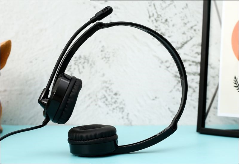 Microphone xoay giúp dễ dàng sử dụng Microphone xoay giúp dễ dàng sử dụng
