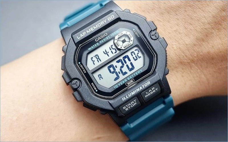 Sản phẩm sử dụng d&acirc;y đeo bền bỉ cũng c&oacute; chất liệu nhựa cho người d&ugrave;ng thoải m&aacute;i sử dụng cả ng&agrave;y với cảm gi&aacute;c &ecirc;m &aacute;i nhất định khi đeo