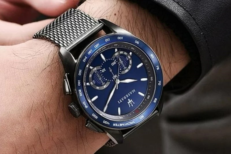 Đồng hồ Maserati c&oacute; mặt số phụ tiện dụng