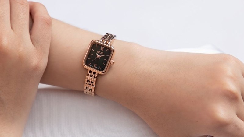 Đồng hồ c&oacute; thiết kế mang n&eacute;t trẻ trung, hiện đại