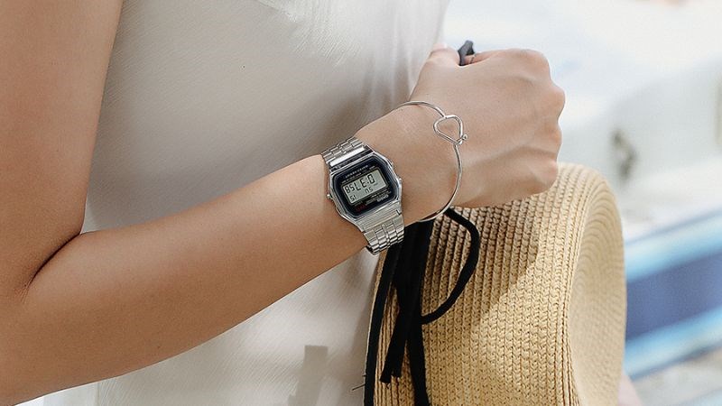 Đồng hồ Casio A159WA-N1DF với mặt k&iacute;nh nhựa v&agrave; khung viền nhựa PC