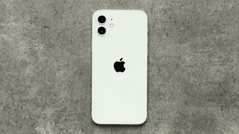 Được ưa chuộng h&agrave;ng đầu trong giới smartphone n&ecirc;n iPhone rất dễ b&aacute;n lại