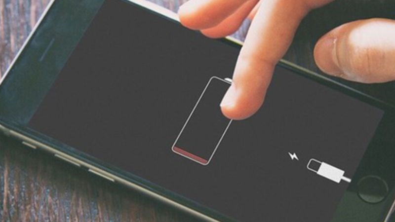 Pin của iPhone 99% c&oacute; thể bị chai, nhanh hết pin n&ecirc;n thời gian sử dụng bị hạn chế