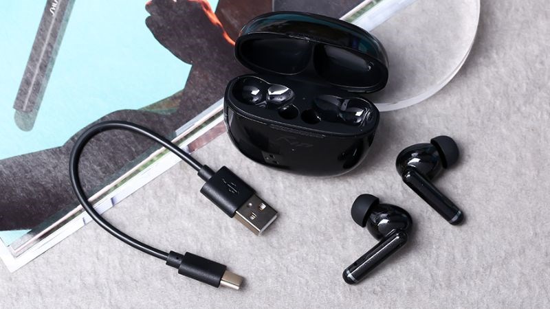 Điều khiển cảm ứng nhanh nhạy, tiện lợi khi t&ugrave;y chọn c&aacute;c t&iacute;nh năng