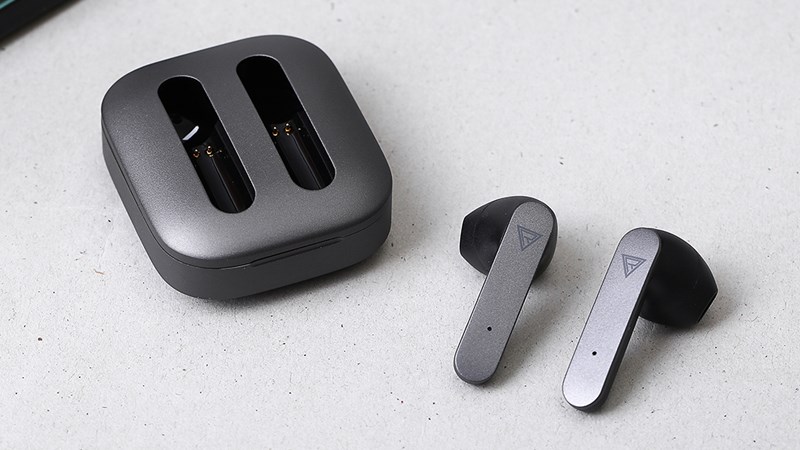 Thiết kế vừa vặn với tai người d&ugrave;ng, tạo cảm gi&aacute;c thoải m&aacute;i khi đeo