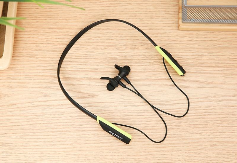 Thiết kế dạng v&ograve;ng cổ chống rơi rớt tai nghe