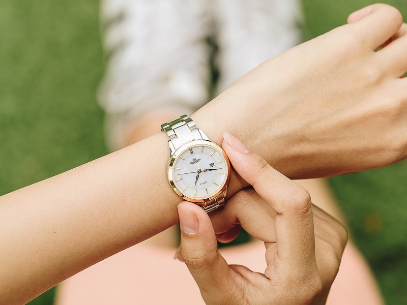 Thiết kế đơn giản nhưng vẫn thanh lịch đến từ nh&agrave; SRWatch