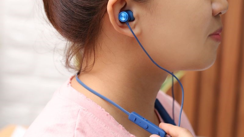 Tai nghe Bluetooth Mozard S205A cho thời gian sử dụng ấn tượng l&ecirc;n đến 4 tiếng li&ecirc;n tục