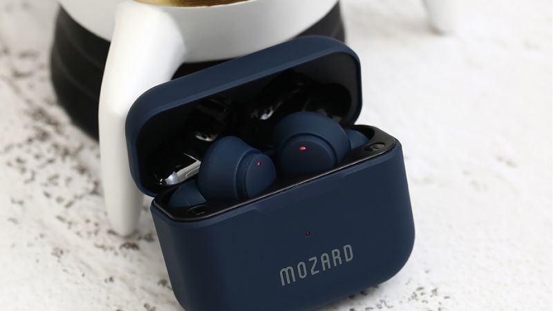 Tai nghe Bluetooth True Wireless Mozard Air 6 c&oacute; thiết kế mang m&agrave;u xanh navy đẹp mắt