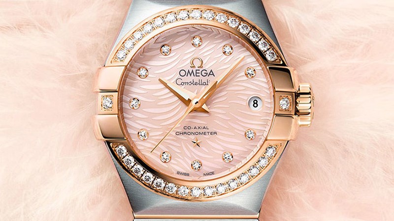 Nạm kim cương kiểu Channel gi&uacute;p khoe mặt cắt kim cương kh&eacute;o l&eacute;o