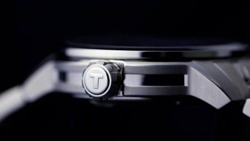 N&uacute;m c&oacute; thiết kế khắc logo với h&igrave;nh chữ T