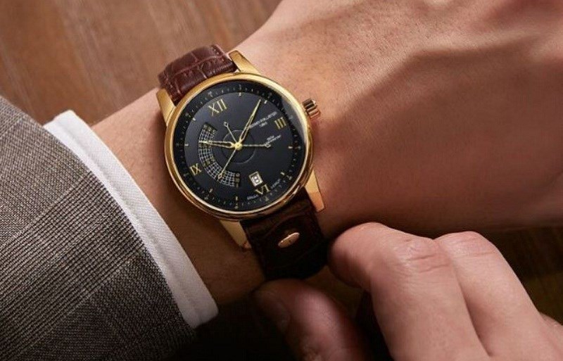 Đồng hồ c&oacute; d&acirc;y đeo l&agrave;m từ chất liệu cao cấp