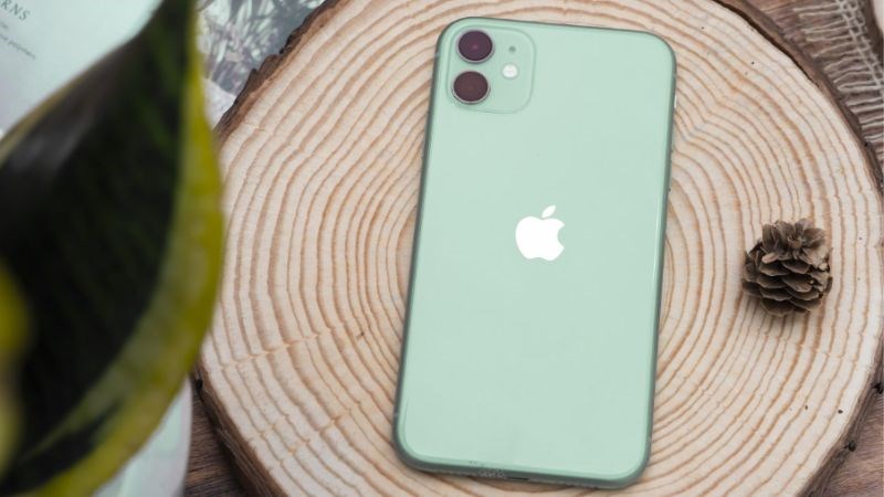 Thiết kế iPhone 11 nhỏ gọn, dễ d&agrave;ng cầm nắm