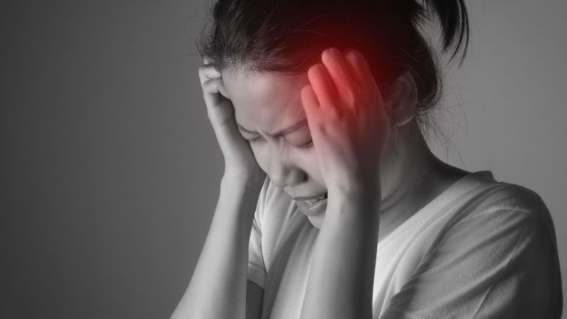Cháy nắng kèm theo đau đầu là dấu hiệu cần đến gặp bác sĩ