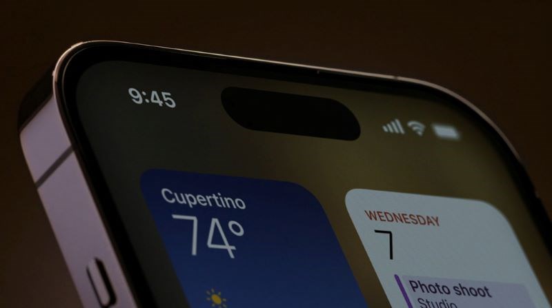 T&iacute;nh năng Always-on Display cho ph&eacute;p m&agrave;n h&igrave;nh vẫn hiển th&ocirc;ng tin khi bạn chưa tương t&aacute;c