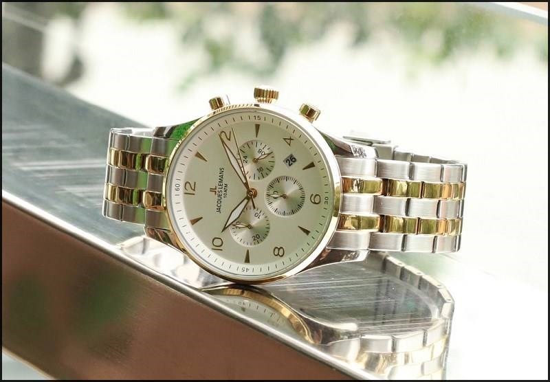 Bộ m&aacute;y dồng hồ được đ&aacute;nh gi&aacute; cao về độ ch&iacute;nh x&aacute;c v&agrave; &iacute;t bị sai số