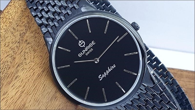 D&acirc;y v&agrave; vỏ đồng hồ được l&agrave;m từ th&eacute;p kh&ocirc;ng gỉ cao cấp gi&uacute;p hạn chế trầy xước