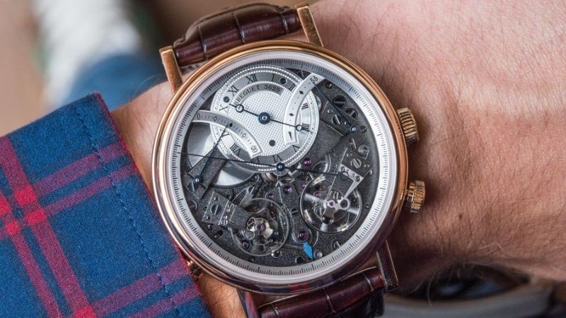 Đồng hồ Breguet sở hữu phong c&aacute;ch thiết kế sang trọng