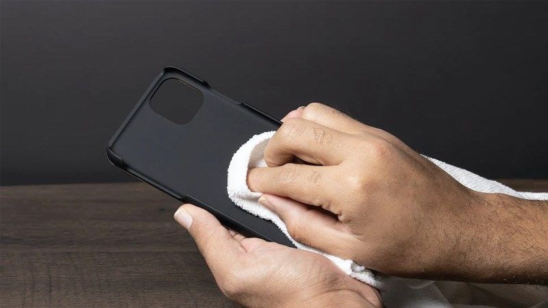 V&ecirc;̣ sinh &ocirc;́p lưng th&acirc;̣t kỹ trước khi trang bị l&ecirc;n máy 