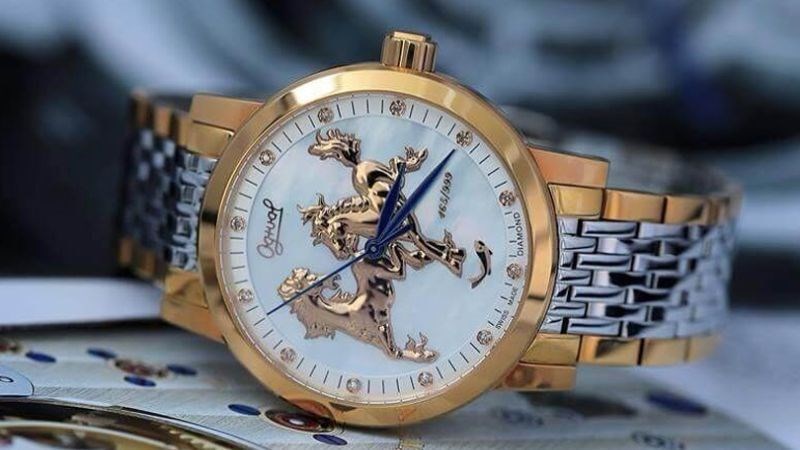 Đồng hồ Ogival được trau chuốt đến từng chi tiết Đồng hồ Ogival được trau chuốt đến từng chi tiết