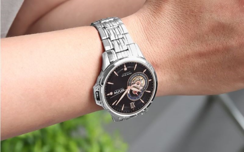 Khung viền đồng hồ thiết kế chắc chắn, chịu lực tốt