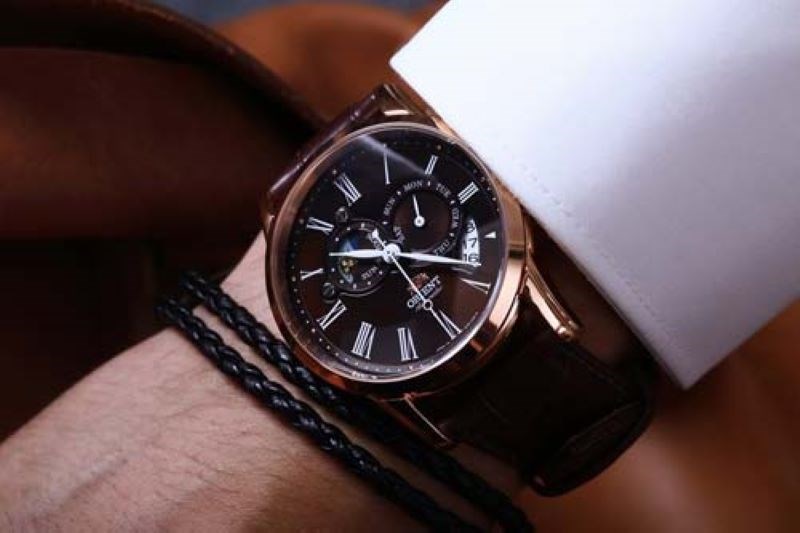 Ho&agrave;n th&agrave;nh việc thay d&acirc;y đ&ograve;ng hồ Orient