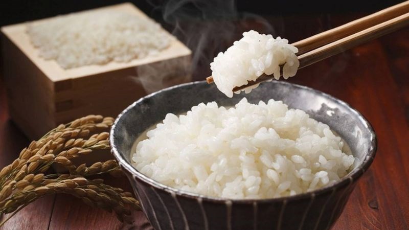 Cơm trắng, bánh mì, yến mạch là những thực phẩm rất tốt cho người đau dạ dày