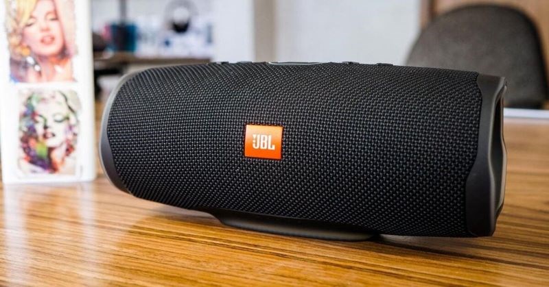 Loa JBL cũ l&agrave; sản phẩm đ&atilde; từng sử dụng nhưng b&aacute;n lại trực tiếp hoặc gi&aacute;n tiếp cho chủ nh&acirc;n mới