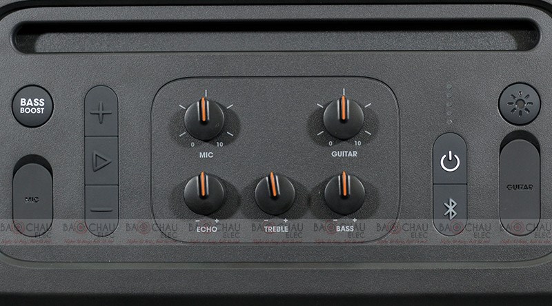 Bạn n&ecirc;n kiểm tra thật kỹ c&aacute;c ph&iacute;m bấm nằm tr&ecirc;n mặt loa