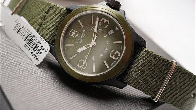 Cần x&aacute;c định thương hiệu trước khi chọn mua đồng hồ