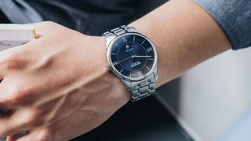 Khung viền th&eacute;p kh&ocirc;ng gỉ, cứng c&aacute;p, chịu va đập tốt