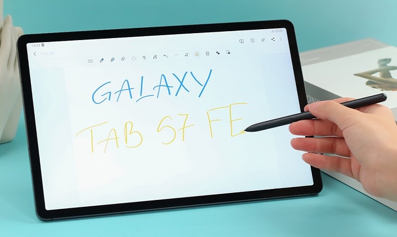 M&aacute;y hỗ trợ sạc nhanh c&ocirc;ng suất lớn