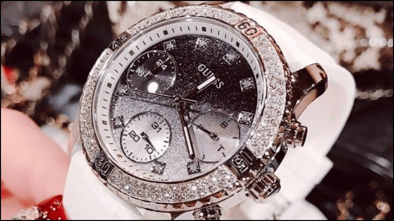 Đồng hồ nữ Bejeweled tạo điểm nhấn bằng sự lấp lánh Đồng hồ nữ Bejeweled tạo điểm nhấn bằng sự lấp lánh