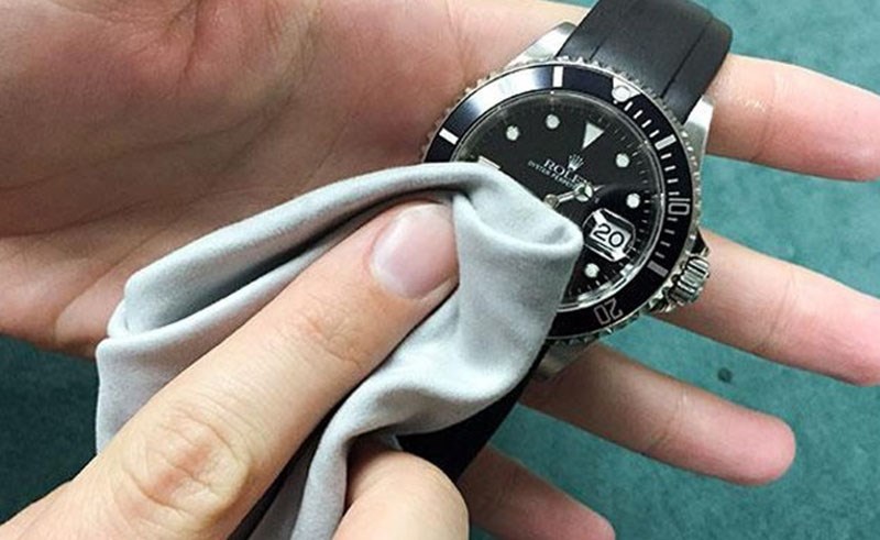 Lau kh&ocirc; đồng hồ