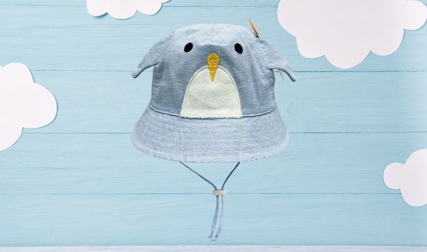 Nón vành Duy Ngọc in hình chim cánh cụt màu xanh nhạt