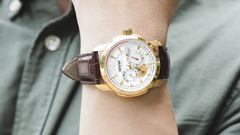 Thiết kế trang nh&atilde; với gam m&agrave;u n&acirc;u, bộ m&aacute;y chất lượng tốt, d&ugrave;ng bền