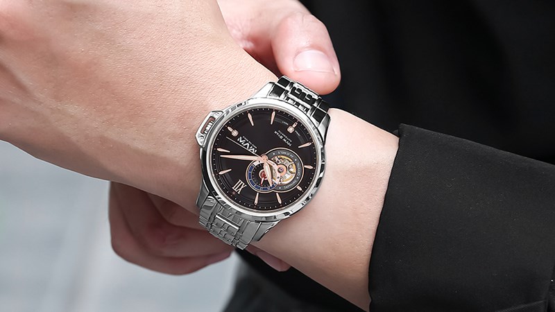 Chuyển động cổ tay l&ecirc;n d&acirc;y c&oacute;t đồng hồ tiện lợi, kh&ocirc;ng cần thay pin