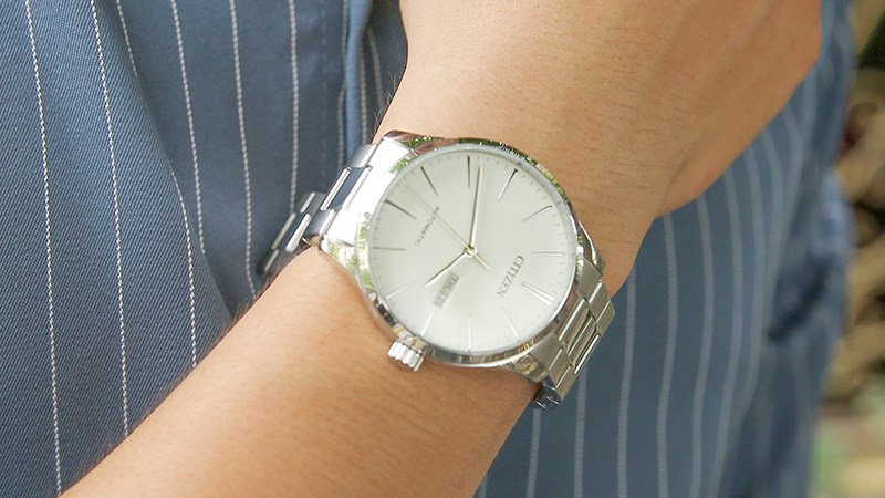 T&iacute;ch hợp bộ m&aacute;y cơ tự động l&ecirc;n d&acirc;y c&oacute;t qua hoạt động cổ tay dễ d&agrave;ng