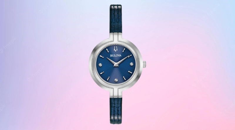 Đồng hồ được bao phủ gam m&agrave;u xanh dương cực k&igrave; bắt mắt