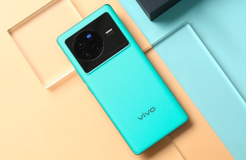 M&agrave;n h&igrave;nh chất lượng cao, cấu h&igrave;nh mạnh mẽ