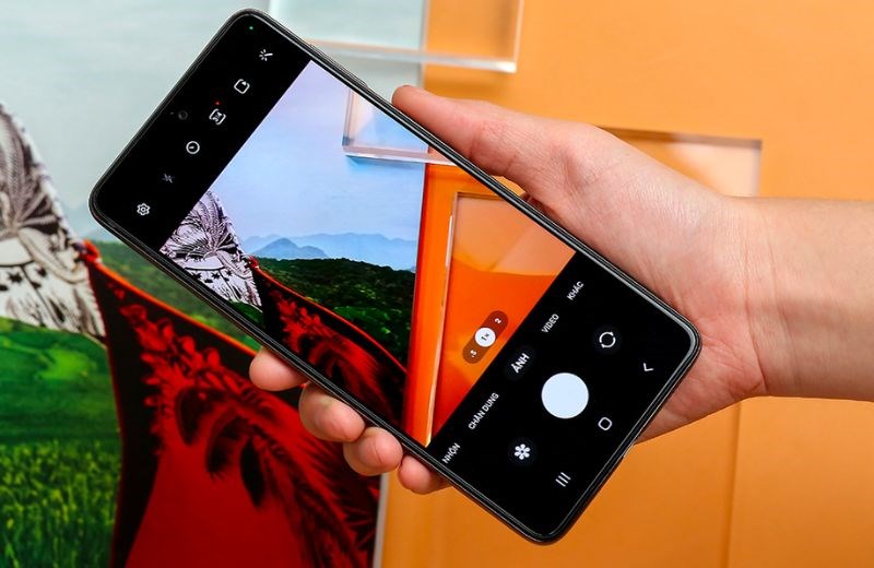 M&agrave;n h&igrave;nh rộng, cho trải nghiệm thoải m&aacute;i