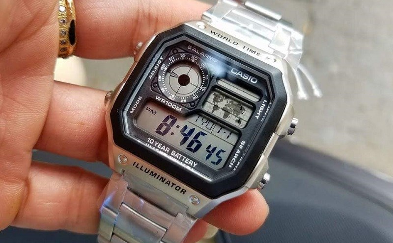 Đồng hồ Casio pin 10 năm c&oacute; thiết kế trẻ trung, năng động 