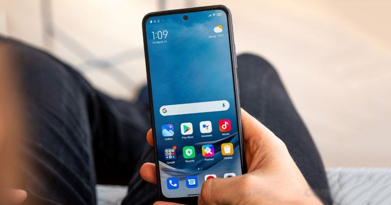 Nếu bạn lướt ứng dụng tới một vị tr&iacute; nhưng đột nhi&ecirc;n bị đơ, c&oacute; thể bạn đ&atilde; chạm v&agrave;o điểm liệt m&agrave;n h&igrave;nh