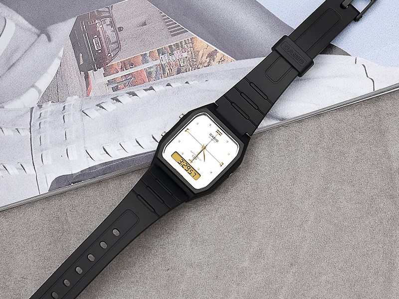 Đồng hồ c&oacute; thiết kế trẻ trung, tinh tế v&agrave; nam t&iacute;nh