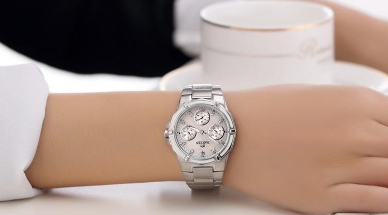 Tạo sức hút độc đáo trên cổ tay người dùng Tạo sức hút độc đáo trên cổ tay người dùng