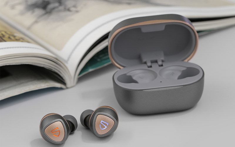 Logo thương hiệu in r&otilde; r&agrave;ng tr&ecirc;n tai nghe