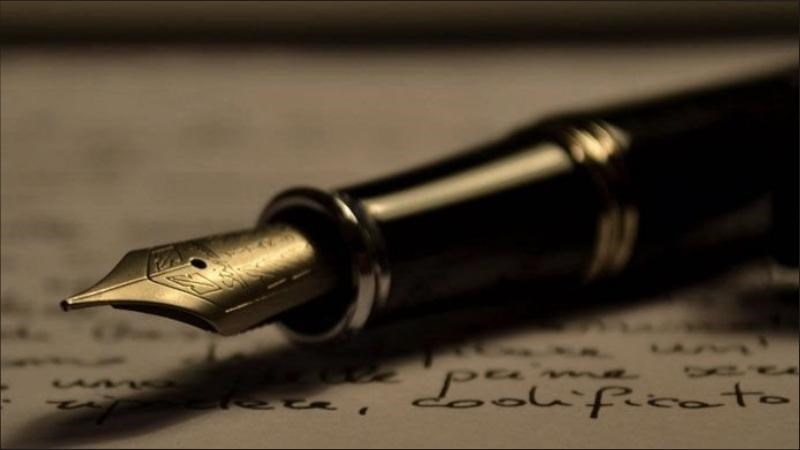 B&uacute;t m&aacute;y v&agrave; sổ l&agrave; m&oacute;n qu&agrave; tặng c&ocirc; gi&aacute;o 20 &ndash; 10 rất &yacute; nghĩa v&agrave; thiết thực